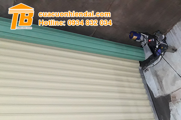 Bí quyết giúp tiết kiệm chi phí sửa chữa cửa cuốn