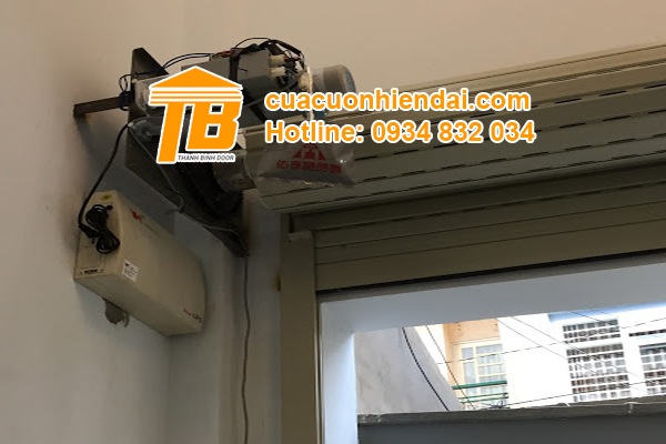 Cách mở cửa cuốn khi mất điện chỉ trong 5 giây
