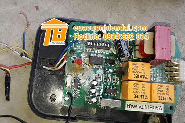 Cách sửa hộp remote cửa cuốn tại nhà