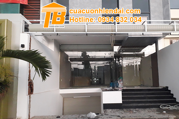 cửa cuốn âm tường