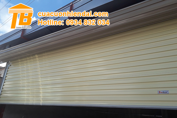 Đánh giá so sánh cửa cuốn tấm liền và cửa cuốn khe thoáng
