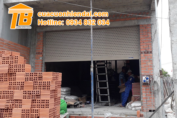 Đóng mở cửa cuốn bằng vân tay