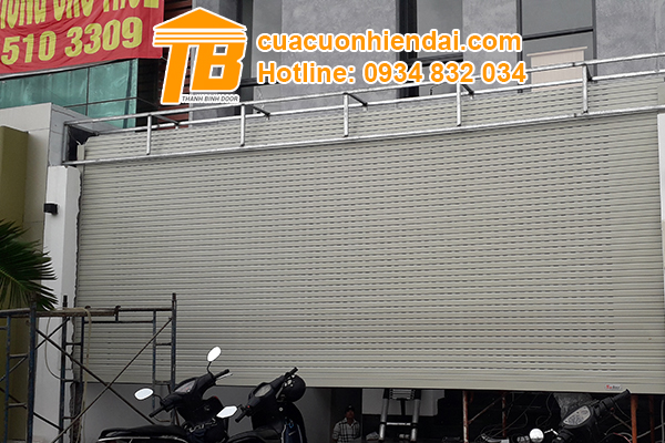 lắp đặt cửa cuốn âm tường