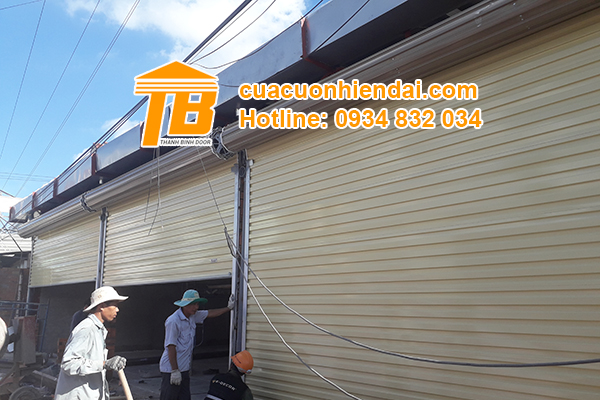 Lắp cửa cuốn tấm liền tại Thủ Đức