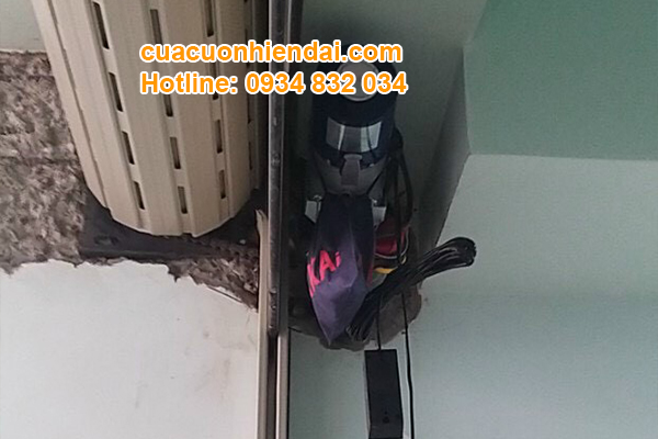 Lắp đặt lô cửa cuốn ở trong hay ngoài là tốt nhất?