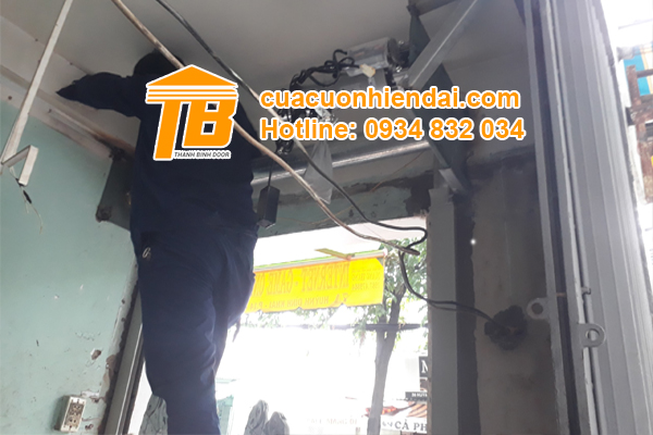 Sửa cửa cuốn kẹt chuyên nghiệp tại quận 7